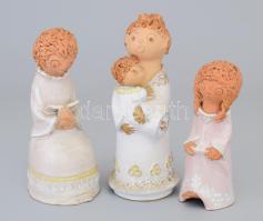 3 db kerámia lányka figura. Antalfiné Szende Katalin, mázas kerámia, jelzett, hibátlanok 16-21 cm ig