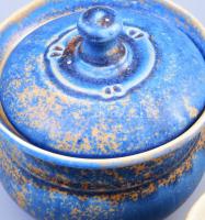 Szilágyi Péter 4 személyes kerámia kévés szett, csészék, aljjal, cukordoboz. Mázas kerámia, egyik je...