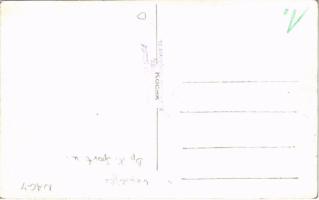 Budapest X. Özv. Gaál Istvánné vendéglője a Beszkárt (BSzKRt, ma BKV Előre SC) Sporttelepén, előtte ...