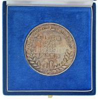~2000. "Az egészségügy szolgálatában - Euro Medic - 10 év" egyoldalas, ezüstözött fém emlékérem eredeti tokban (60mm) T:AU patina