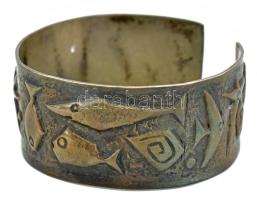 Percz János (1920-2000): Karék. Jelzés nélkül, benne gravírozással, d: 7 cm