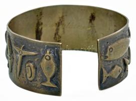 Percz János (1920-2000): Karék. Jelzés nélkül, benne gravírozással, d: 7 cm