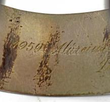 Percz János (1920-2000): Karék. Jelzés nélkül, benne gravírozással, d: 7 cm