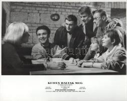 cca 1989 előtt készült, "Ketten haltak meg" című magyar film jelenetei és szereplői, 33 db...