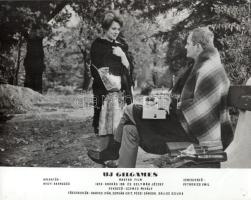 cca 1989 előtt készült, "Uj Gilgames" című magyar film jelenetei és szereplői, 27 db vintage produkciós filmfotó (vitrinfotó, lobbyfotó) ezüst zselatinos fotópapíron, a használatból eredő (esetleges) kisebb hibákkal, 24x30 cm