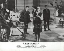 cca 1989 előtt készült, "Ünnepnapok" című magyar film jelenetei és szereplői, 29 db vintage produkciós filmfotó (vitrinfotó, lobbyfotó) ezüst zselatinos fotópapíron, a használatból eredő (esetleges) kisebb hibákkal, 24x30 cm