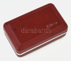 2 darab borotva, egyik tokban