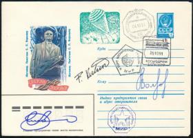 Alekszandr Volkov (1948- ), Alekszandr Viktorenko (1947- ) orosz és Franz Viehböck (1960-) osztrák űrhajósok aláírásai emlékborítékon / Signatures of Aleksandr Volkov (1948- ), Aleksandr Viktorenko (1947- ) Russian and Franz Viehböck (1960- Austrian astronauts on envelope