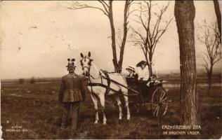 1913 Királyhida, Bruckújfalu Tábor, Brucker Lager, Bruckneudorf; Erzherzogin Zita im Brucker Lager. Brüder Kohn (Wien) / Zita főhercegné. A. Tőke felvétele / Princess Zita of Austria (felületi sérülés / surface damage)