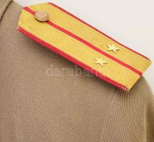 Magyar Néphadsereg, 1950M tüzér tiszti egyenruha zubbony, hadnagyi rangjelzéssel (átmeneti, látszó g...