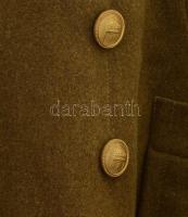 M. Kir. Honvédség, 1938M gyalogostiszti posztó köpeny, hadnagyi rangjelzéssel (1940M váll-lapokkal),...