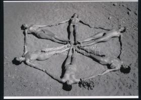 cca 1954 "Napozni csak szépen, ahogy csillag megy az égen", szolidan erotikus felvétel, 1 ...