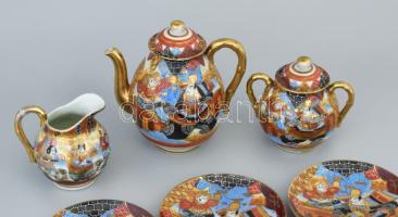 Japán 16 darabos porcelán összeállítás, klf jelzéssel, 1-1 sérüléssel, sérült darabbal