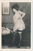 Francia finoman erotikus hölgy / French gently erotic lady. Paris RR. 24. (non PC) (ragasztónyom / glue marks)