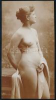 cca 1900 Akt kendővel, fotó jó állapotban, 15,5×8,5 cm / Nude photo
