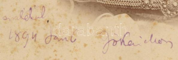 1898 Jókai Mór (1825-1904) író portréja autográf aláírásával, kabinetfotó 16,5×10,5 cm