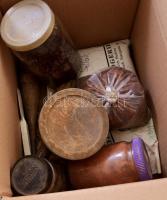 cca 1940 Doboznyi képrestaurátor készlet, 2 ecset, aranypor, sellak, nyúlenyv, csontenyv.