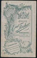 cca 1890 Női portré, keményhátú fotó Emil Fischer nagyszebeni műterméből, 10,5×6,5 cm