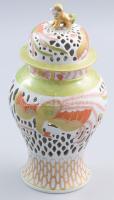 Herendi kínai sárkány mintás áttört porcelán urnaváza oroszlánfigurával. Kézzel festett, jelzett.,sérült. 24 cm