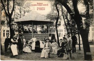 1908 Budapest XI. Kelenföld, Erzsébet királyné sósfürdő, zenepavillon és fürdőpark, kert vendégekkel és pincérekkel (fl)