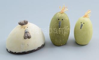 3 darab design tyúk asztaldísz, festett, koptatott kerámia, 10-11 cm