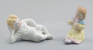 2 darab régi gyermek porcelán figura, m: 5,5 cm alatt