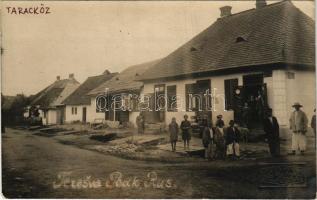 Taracköz, Teresva; Celní úrad / vámhivatal, utca, Viktor Rezmovich üzlete / customs office, street view with shops. Foto M. Kadlec photo (EK)