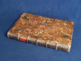 Bodó [Mátyás], Mathias: Jurisprudentia criminalis secundum praxim & constitutiones Hungaricas in partes duas divisa. Cujus pars prior, jus & processum criminalem publica delicta & malefactores, modumque contra eos procedendi, in genere; pars posterior, crimina publica & privata, eorumque & modum puniendi. [Pozsony] Posonii, 1751. Ex Typographia Joannis Michaelis Landerer. [12] + 325 + [15] p. Folio. Első kiadás. Bodó Mátyás (1690-1750 körül) jogtudós, jogakadémiai tanár, táblabíró, műve hiánypótló munka volt a hazai büntetőjog történetében. A régi magyar büntetőjognak valójában nem volt modern értelemben vett rendszere, a deliktumok egyfajta csoportosítását az alkalmazandó büntetésekre Werbőczy végezte el először. A Hármaskönyvön és a bírói gyakorlaton nyugvó szokásjogra a XVIII. század első harmadától a Praxis Criminalis gyakorolt jelentős hatást. A II. Károly által kiadott törvények alapján már határozottabban szétváltak az ún. közbűncselekmények és a magándeliktumok. Korabeli, öt bordára fűzött, gerincén kopott aranyozású, vaknyomásos egészbőr kötésben, gerincén címvignettával, piros festésű lapszélekkel. Jó példány.
