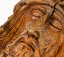 Krisztus fej faragott és pácolt fali fa szobor, hátoldalán sérüléssel, 27x22 cm