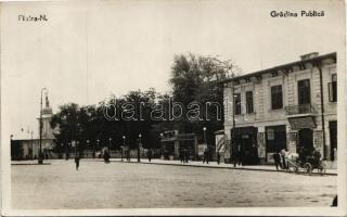 Piatra Neamt, Karácsonkő; Gradina Publica / park, church, shops (cut)
