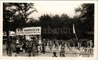 1942 Budapest XIV. Budapesti Nemzetközi Vásár "Háborús Vásár", M. kir. Hadimúzeum szovjetorosz hadizsákmány kiállítása + So. Stpl. (gyűrődés / crease)