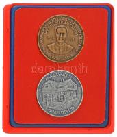 Garamkeszi János (1936-2014) 1980. "Hazánk felszabadulásának 35. évfordulójára MÉE Salgótarjáni csoport - Nógrádi Sándor / Karancsberény" ezüstpatinázott bronz és bronz emlékérem műanyag dísztokban (38mm) (2xklf) T:AU