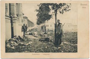 1917 Brassó, Kronstadt, Brasov; Hosszú utca, háborús pusztítás és holttestek, elesett katonák / Langgasse 1916. / WWI K.u.K. military, dead soldiers on the street + "A Magy. Sz. Kor. Orsz. Vörös-Kereszt Egylete Brassó megyei választmánya" (fl)