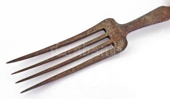 cca XVIII. sz. - XIX. sz. eleje, a Szent András-rend jelvényét (rendjelét) ábrázoló porcelán nyelű v...