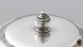 1788 Gottlieb Kuhn ezüst (Ag) kanna. Sérült fa füllel, jelzett, 243g