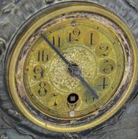 Asztali óra romantikus stílusban, nőalak, galambok, vártorony figurális díszítéssel. Ón, XIX. sz. In...