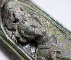 cca 16. sz., Reneszánsz sarok kályhacsempe. Figurális díszítéssel, sérüléssel, 61x17 cm /// KIZÁRÓLA...