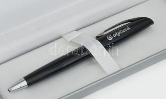 Márkázott toll, dobozában