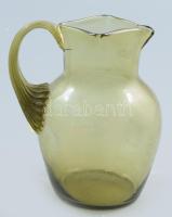 Kancsó. Parád, cca 19. sz közepe, anyagában színezett, fülénél kis repedésvonallal, m: 11,5 cm