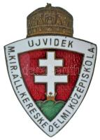 ~1910. "M. Kir. Áll. Kereskedelmi Középiskola - Újvidék" zománcozott bronz iskolajelvény, sapkajelvény (29x42mm) T:AU kis zománchiba