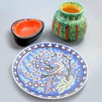 3 darab kerámia tárgy, közte Péter Ferenc váza, m: 14 cm