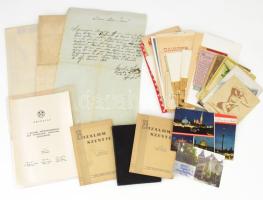 Vegyes papírrégiség tétel, benne régi levél, grafikák, reklámok, aláírás, azonosítani, stb