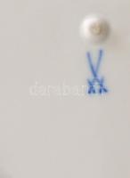 Meissen szőlőmintás köretes tál, jelzett, kis tűzhibával, 21x22 cm