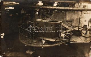 1917 K.u.K. Kriegsmarine Donauflottille / Császári és Királyi Haditengerészet Dunaflottilla elsüllyedt SMS "INN" monitor kiemelése Csernavodánál (Románia) / WWI Austro-Hungarian Navy Danube Fleet sunken river guard monitor SMS INN being raised by Cernavoda (Romania). The monitor's deck is above water, the smokestack and the superstructure have been dismounted. photo (kopott sarkak / worn corners)