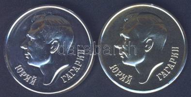 Szovjetunió 1961. "Moszkva csillagváros látogatása" 2 db fém emlékérem T:BU