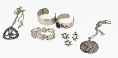 Zacskónyi zömmel egyiptomi bizsu ékszer, dekoratív darabokkal