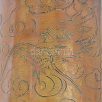 Töltényből készült ecsettartó vagy váza. cca 20. sz. eleje, Japán vagy Kína, vésett díszítéssel, m: ...