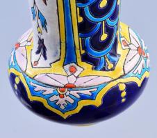 Sarreguemines váza. Jelzett, restaurált, m: 17 cm