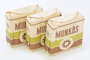 3 darab Munkás cigaretta, bontatlan.