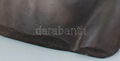 Bory Jenő (1879-1959): Női büszt, jelzett, sérüléssel, m: 19 cm